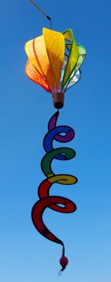 Windspiel Heißluftballoon Spirale Design Victorian Style Ø 28 cm Nylongewebe 104 cm wetterfest windstabil