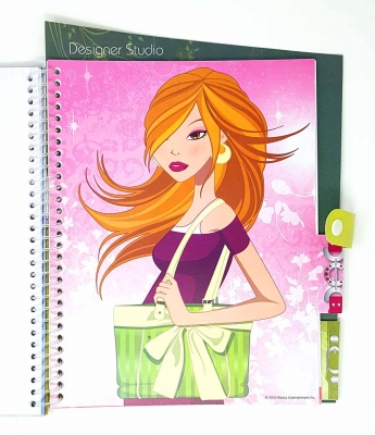 Zeichenblock L Entwerfe eigene Handtaschen Mode an illustrierten Mädchen