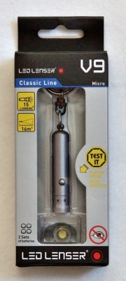 Led Lenser Taschenlampe Schlüsselleuchte V9 Micro White 53 mm Ø 9,5 mm 11g 15 lm Leuchtweite 16m 4 Knopfzellen AG3 1,5 V