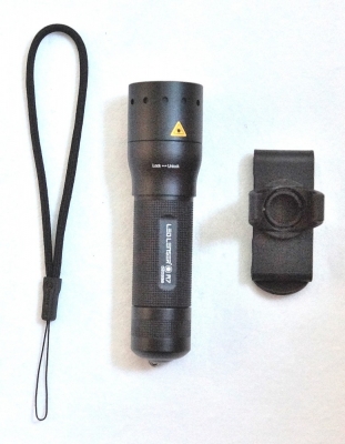 Led Lenser Taschenlampe M7 137 mm 193 g 220 lm 7,2 Wh Leuchtdauer 11 h Leuchtweite 240 m 4 AAA Batterien