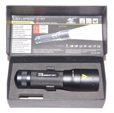 Led Lenser Taschenlampe M7 137 mm 193 g 220 lm 7,2 Wh Leuchtdauer 11 h Leuchtweite 240 m 4 AAA Batterien