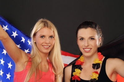 Aloha Kranz Blumen Blueten Kette Deutschland WM 45 cm Schwarz Rot Gelb