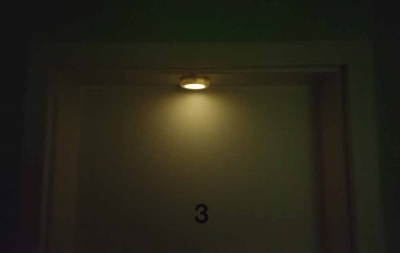 LED Spot Strahler 8 cm Nacht Kabinen Licht Bewegungs Sensor Akku Batterie Camping