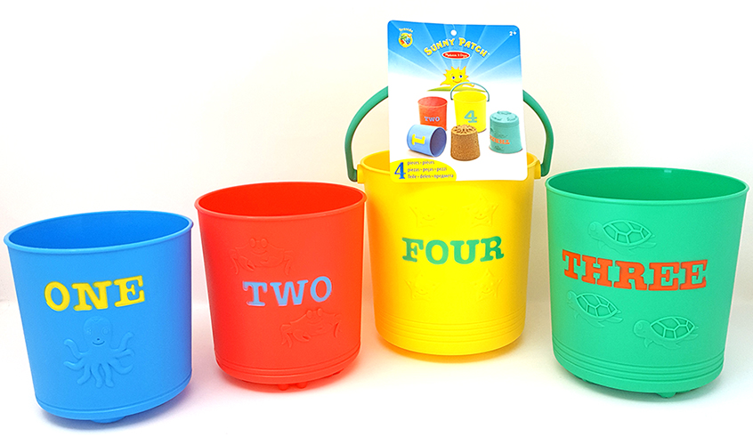 Sand Eimer mit Zahlen und Förmchen